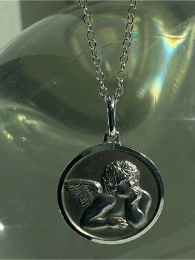 Vintage Cherub Angelic Round Pendant Necklace - Sterling Silver